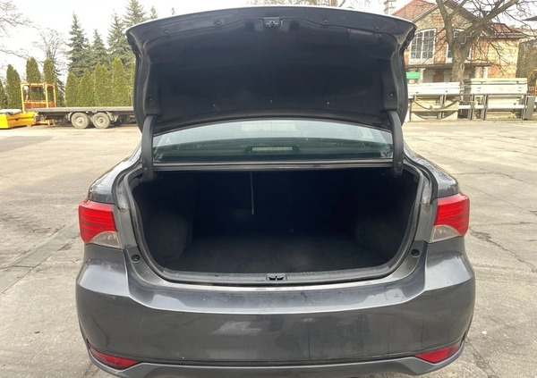 Toyota Avensis cena 35900 przebieg: 199777, rok produkcji 2013 z Warszawa małe 352